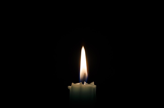 candle-1144728_640